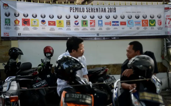 Politisi Pindah Parpol dan Rekam Jejak Oleh Toto Sugiarto