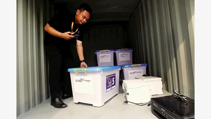 Fenomena ”Vote Getter” dalam Pencalonan Anggota Legislatif Oleh Asrinaldi A